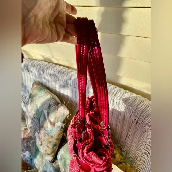 Kathy Van Zeeland shoulder bag. New w/o tags. Never used. Pink/Silver/Black/Gold - Picture 10 of 16